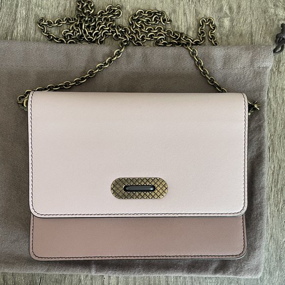 NWT Bottega Veneta leather clutch with chain - Authentic - Picture 2 of 16